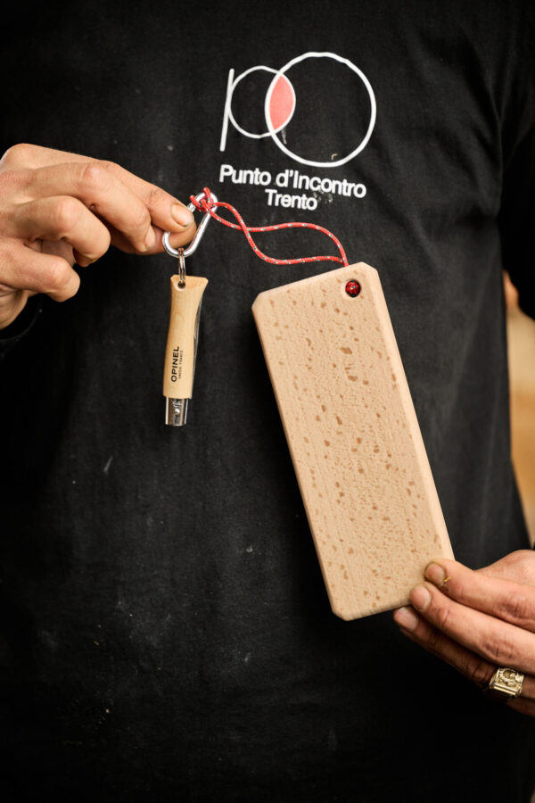 Tagliere in faggio con coltellino Opinel