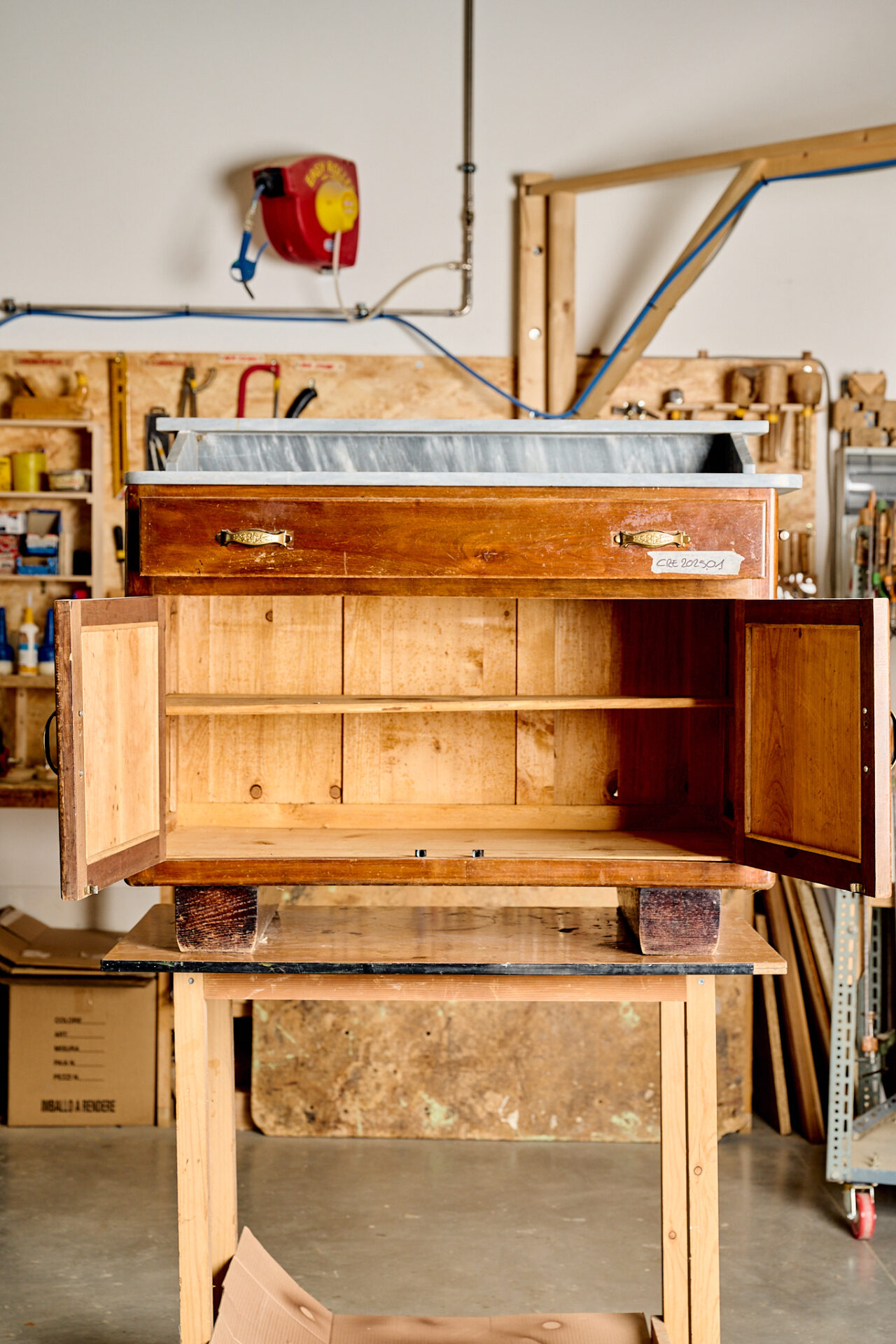 Credenza con piano in marmo - immagine 2