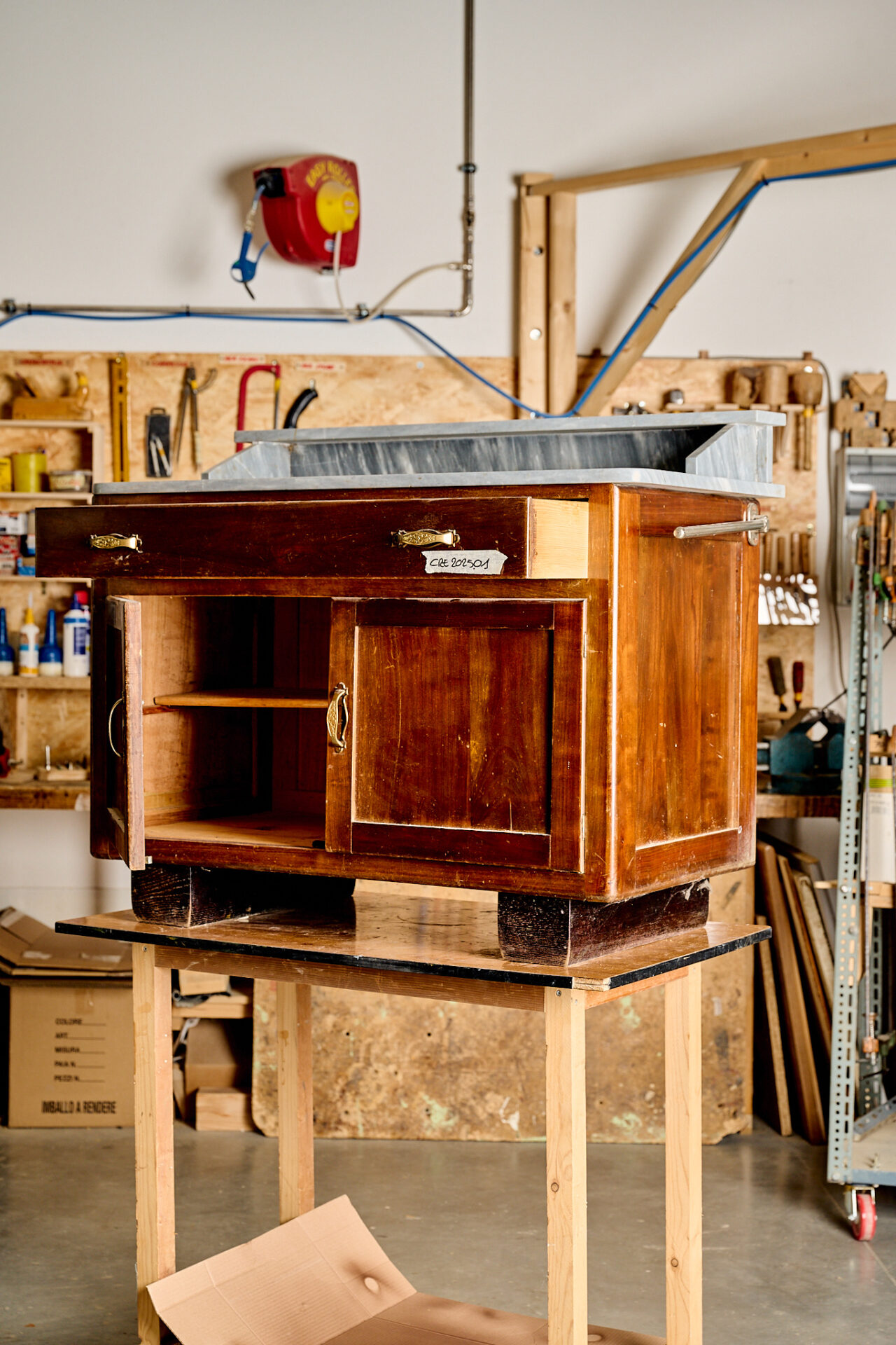 Credenza con piano in marmo - immagine 3